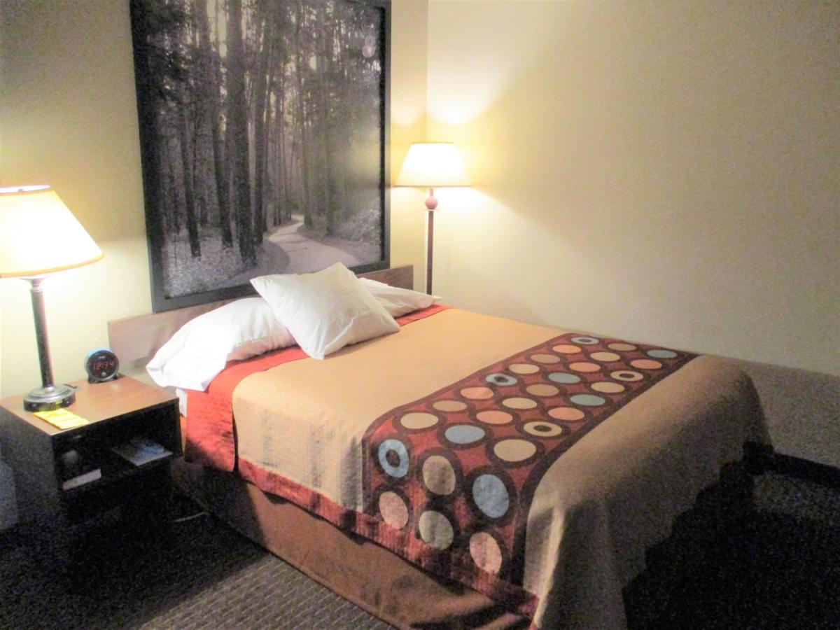Super 8 By Wyndham Bemidji Mn Hotel Exterior photo