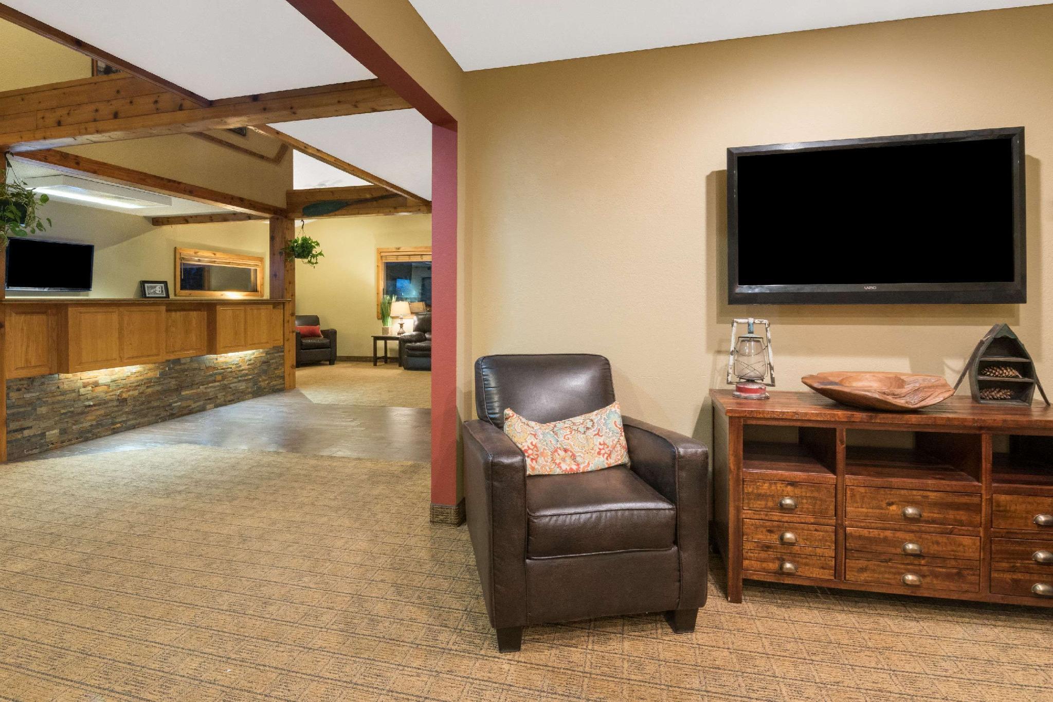 Super 8 By Wyndham Bemidji Mn Hotel Exterior photo