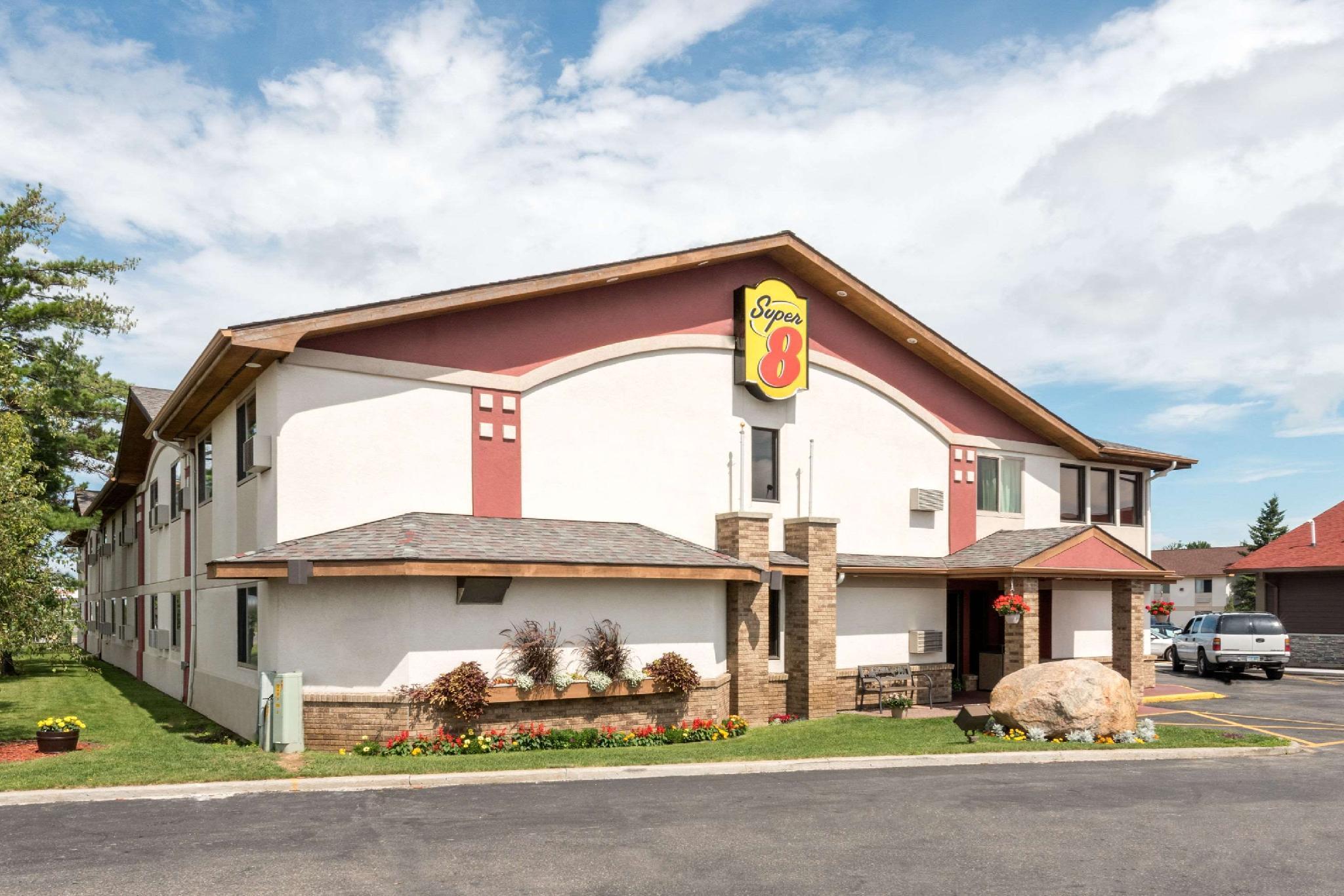 Super 8 By Wyndham Bemidji Mn Hotel Exterior photo