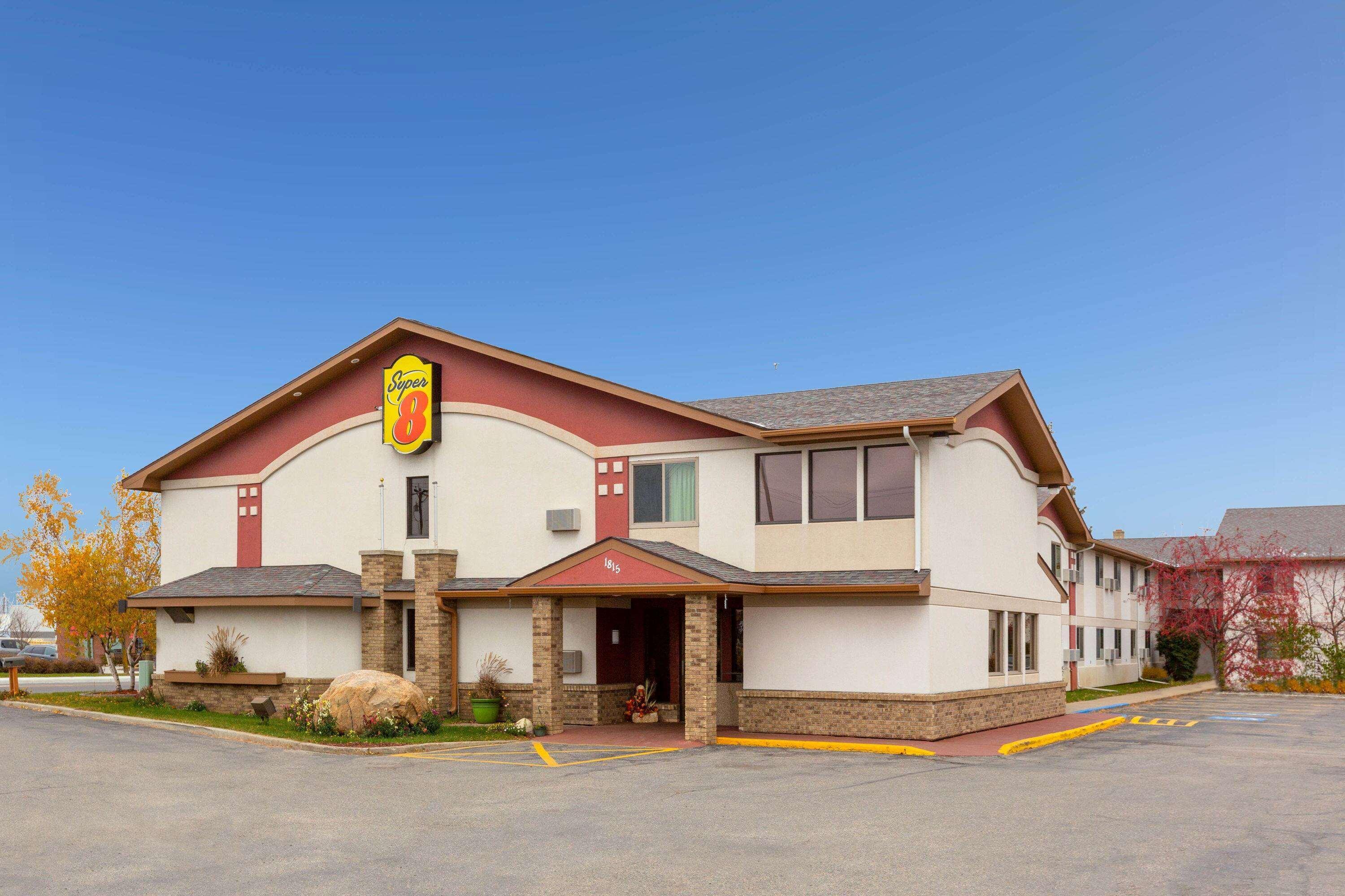 Super 8 By Wyndham Bemidji Mn Hotel Exterior photo
