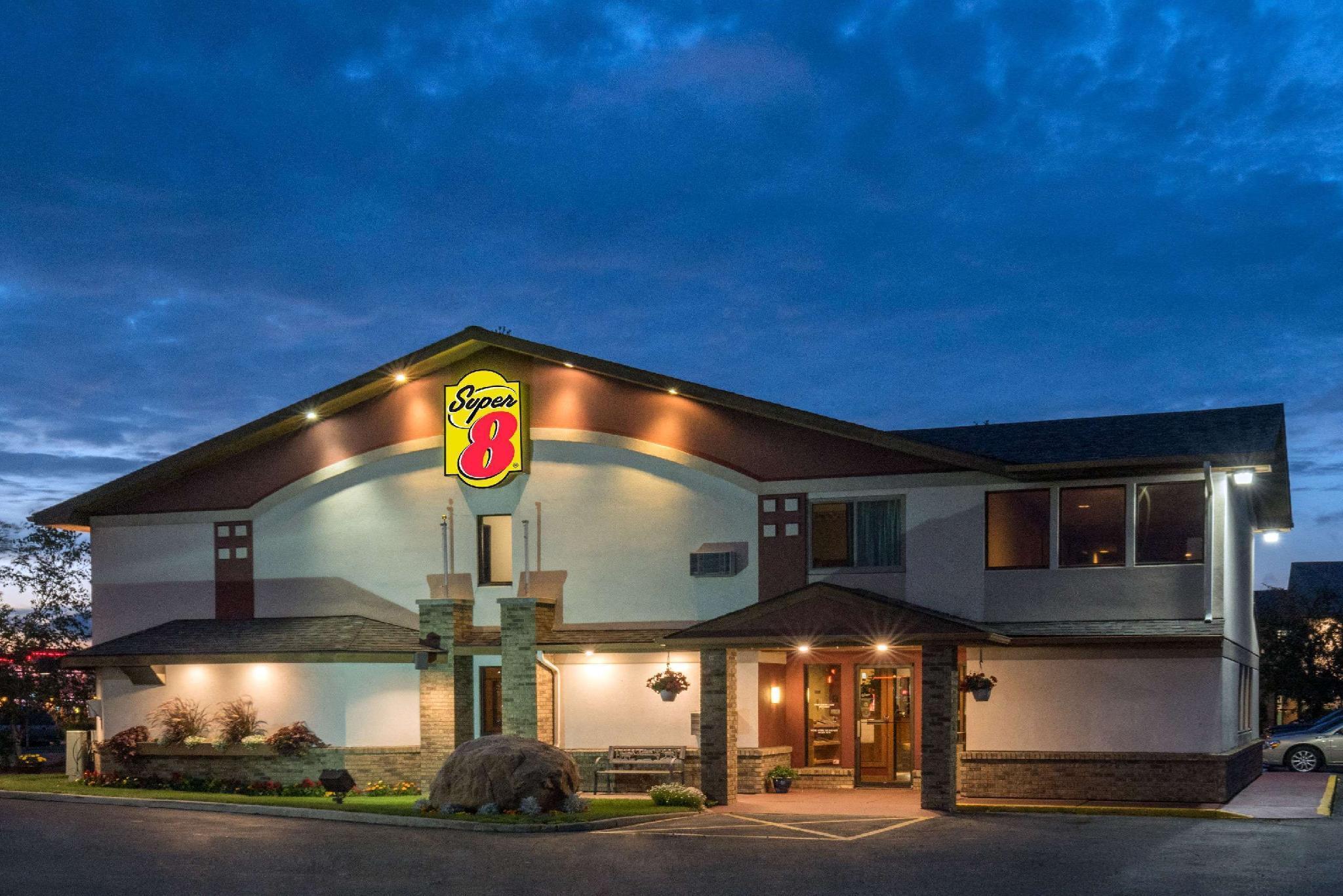 Super 8 By Wyndham Bemidji Mn Hotel Exterior photo